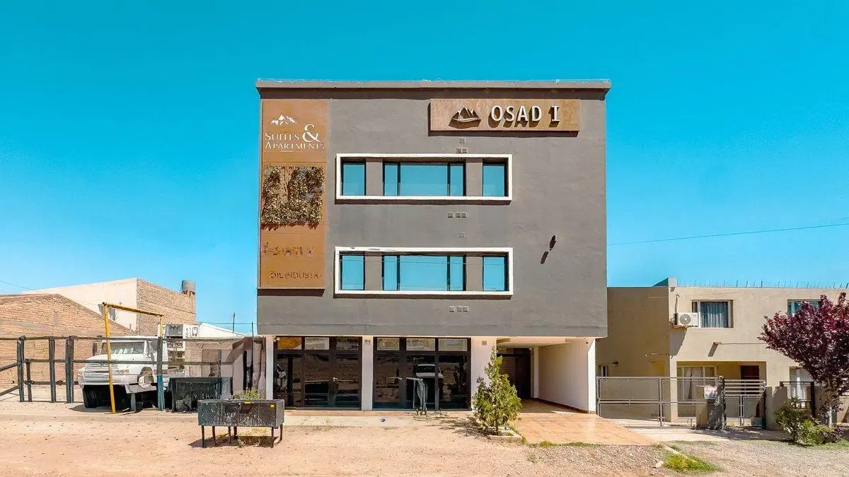 EN VENTA COMPLEJO DPTOS Y LOCAL VACA MUERTA AÑELO 3