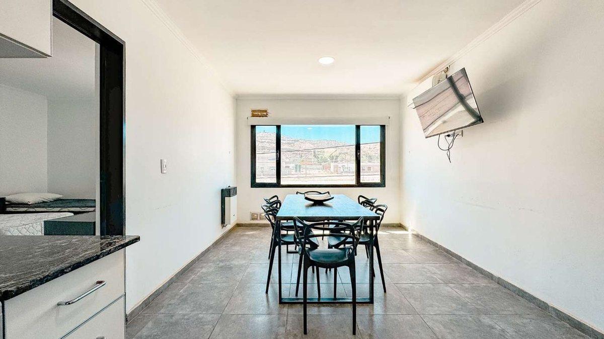 Foto de EN VENTA COMPLEJO DPTOS Y LOCAL VACA MUERTA AÑELO, imagen 5
