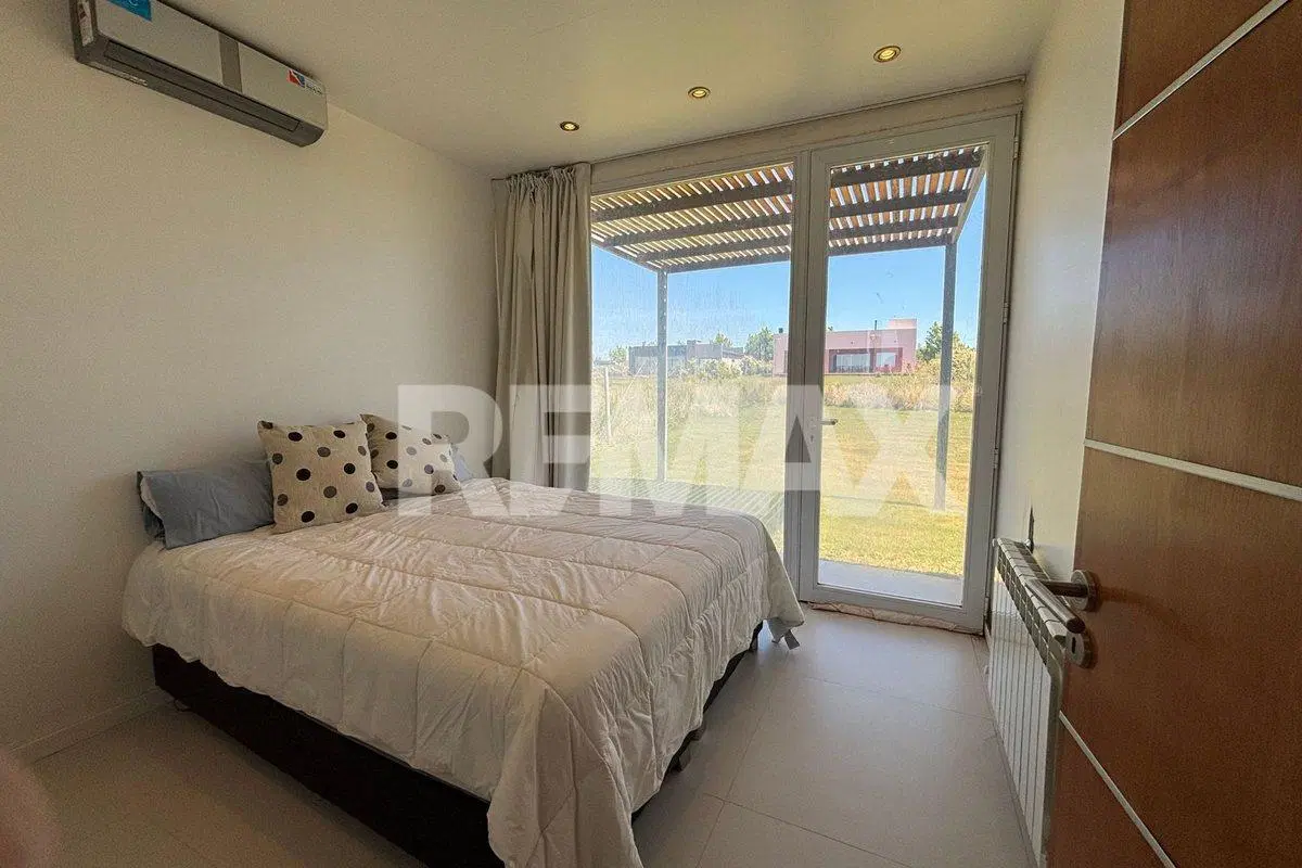 Casa en venta en La Peninsula 3