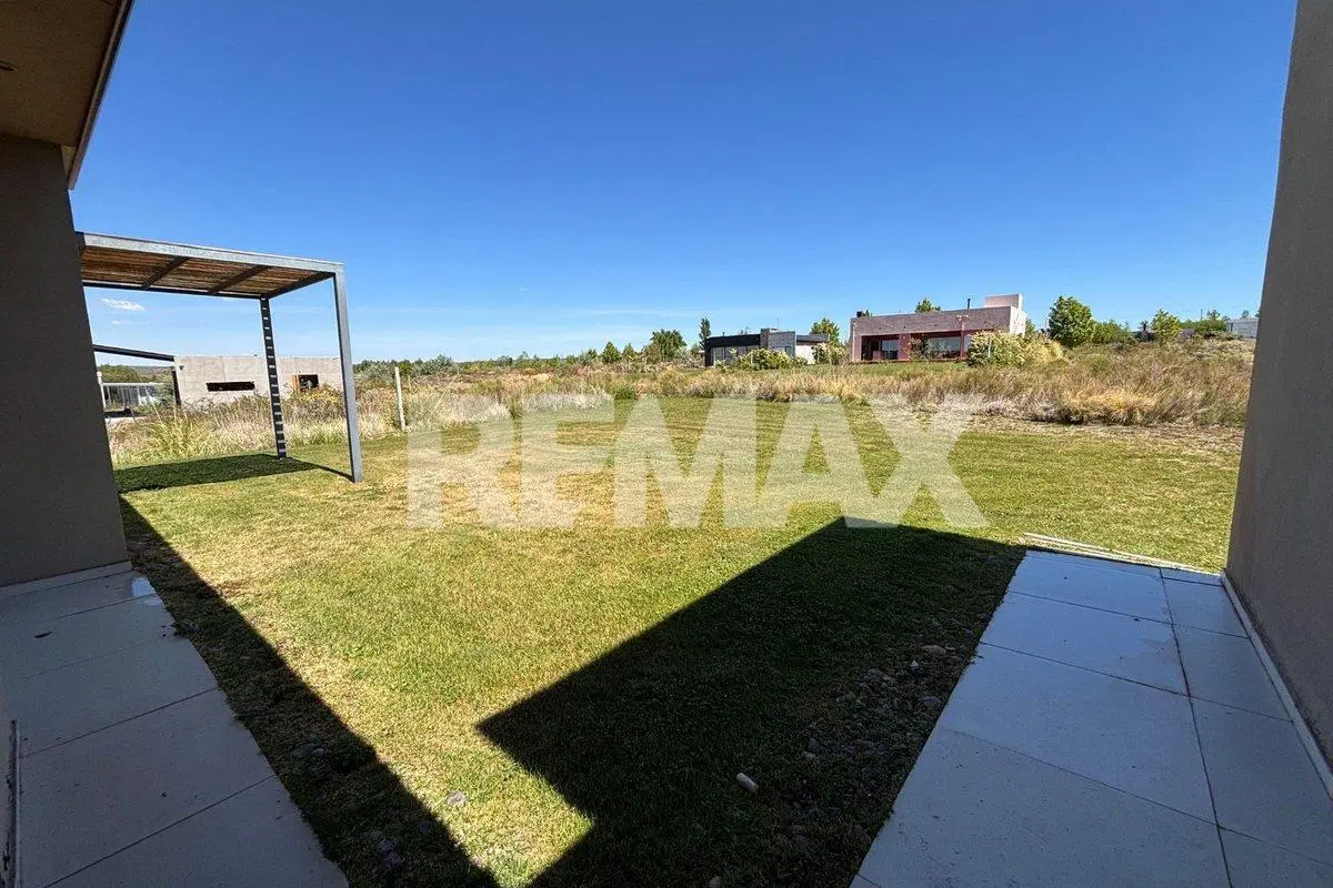 Casa en venta en La Peninsula 8