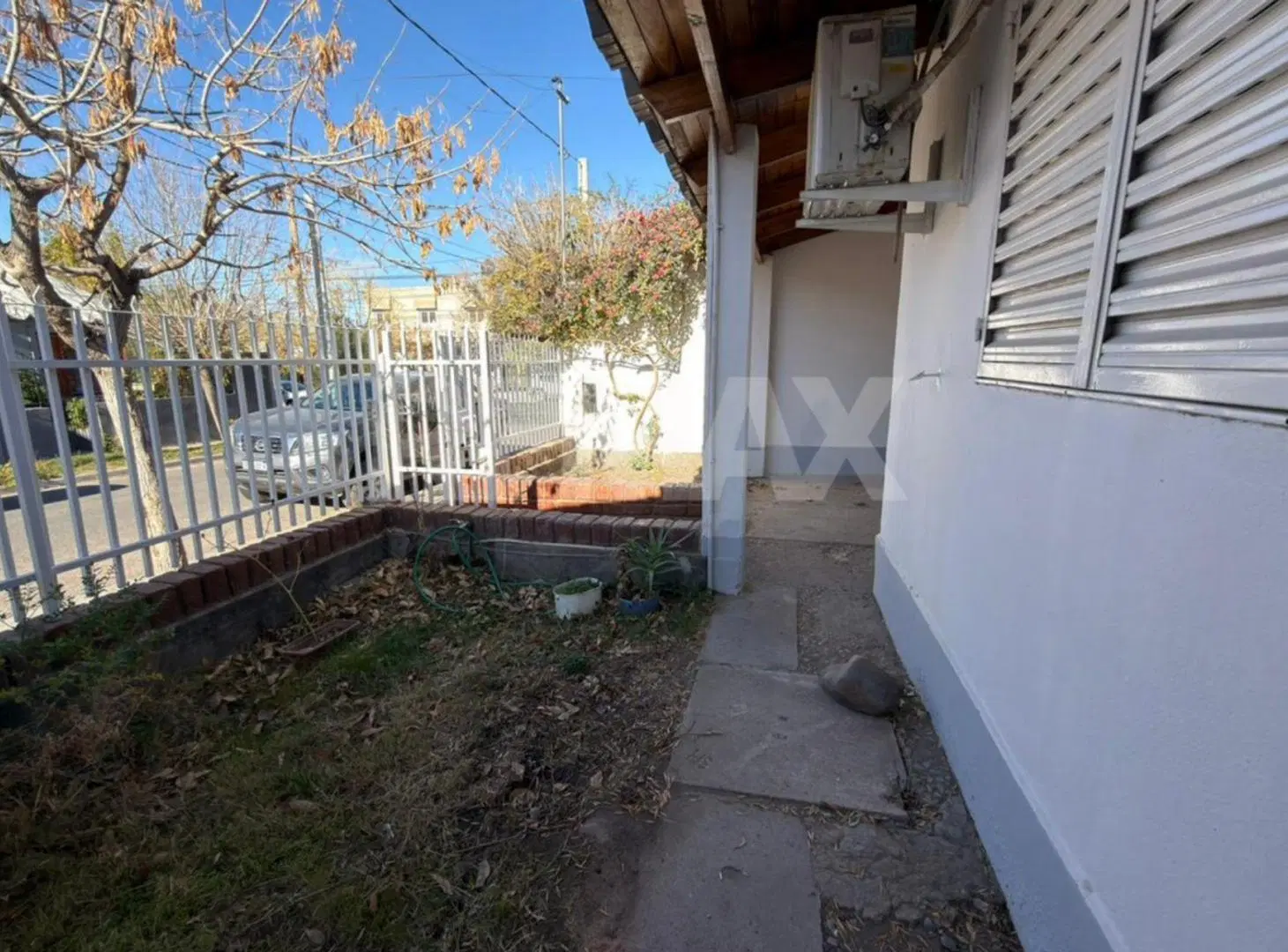 VENTA DE CASA EN NEUQUEN  CAPITAL 3 DORMITORIOS 4