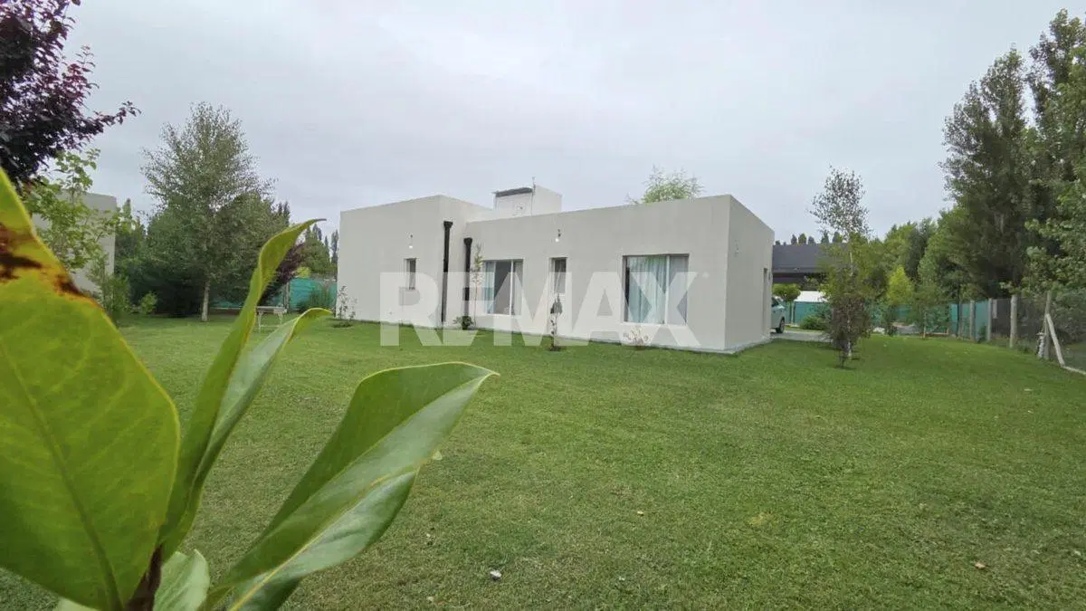 CASA 3 DORM EN VENTA,B° Cerrado La Ribera,Plottier 3