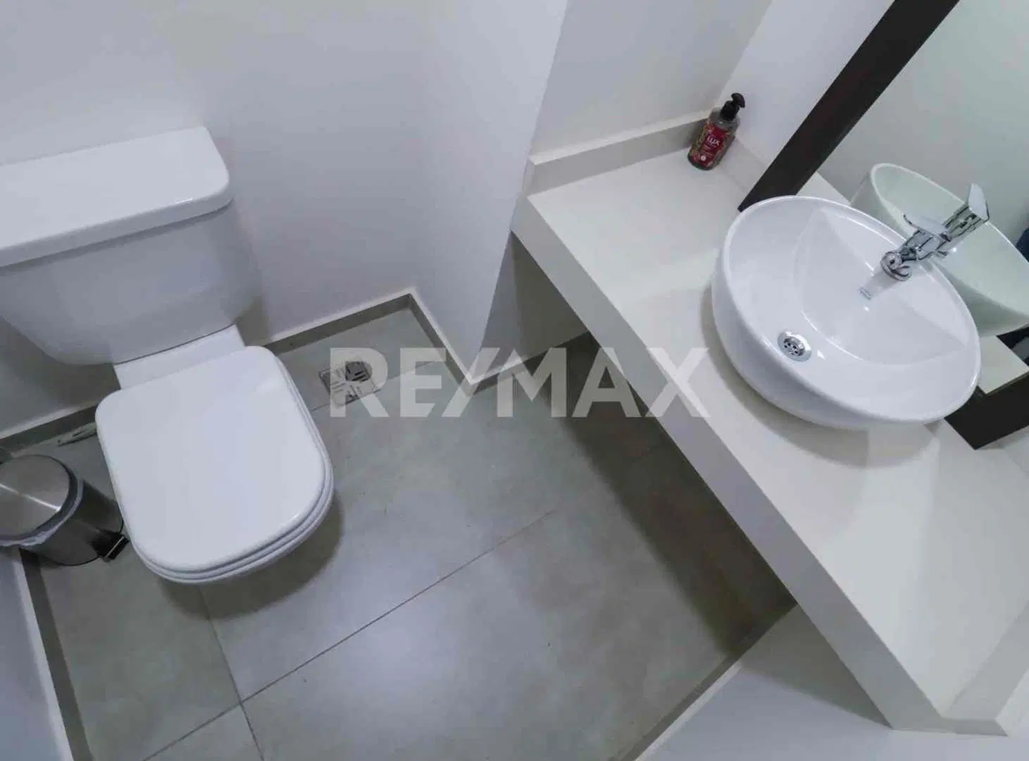 Oficina en VENTA planta baja, Gatica 498, Neuquen 4