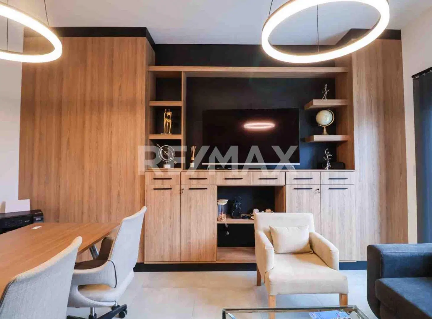 Oficina en VENTA planta baja, Gatica 498, Neuquen 2