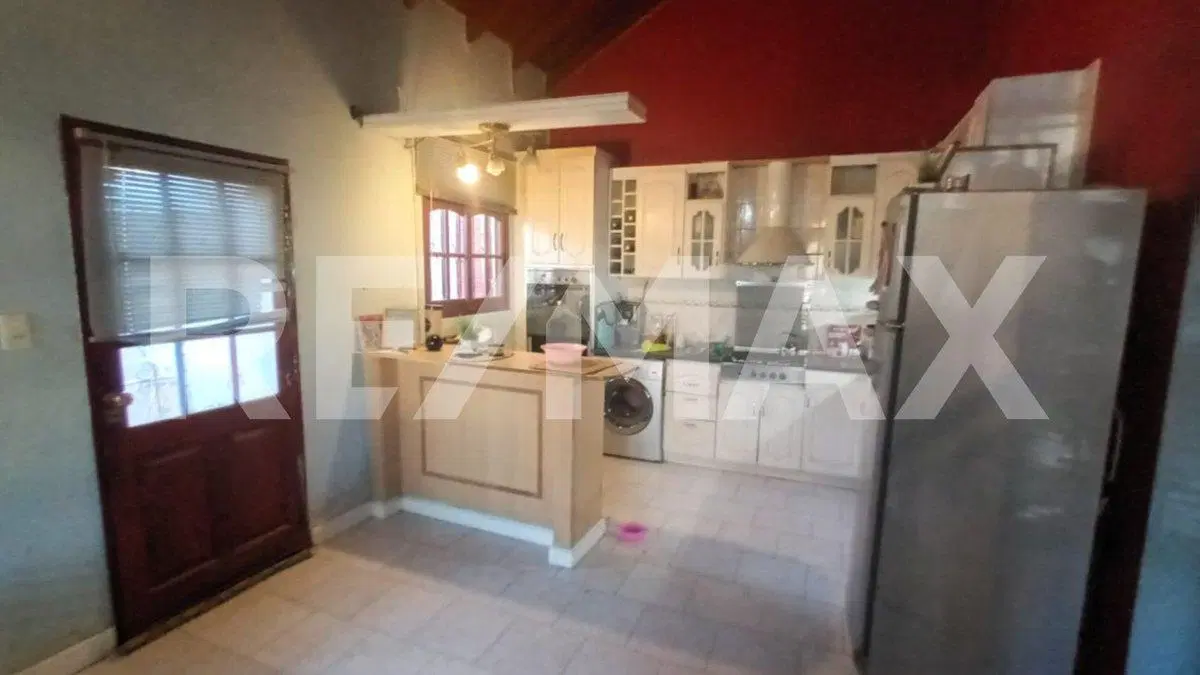 VENTA CASA 5 DORMITORIOS - CENTENARIO 8