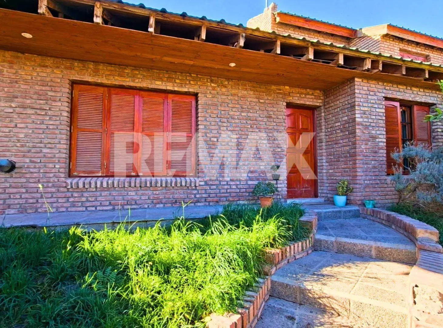 VENTA CASA 5 DORMITORIOS - CENTENARIO 2
