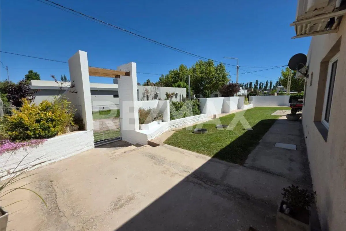 VENTA - CASA B° PRIVADO SANTA ANGELA, CENTENARIO 3