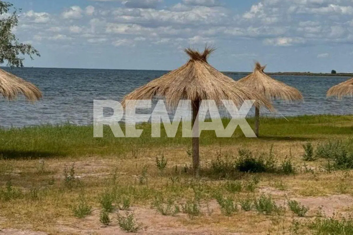 TERRENO EN VENTA BAHÍA DE PLAYAS LAGO MARI MENUCO 8
