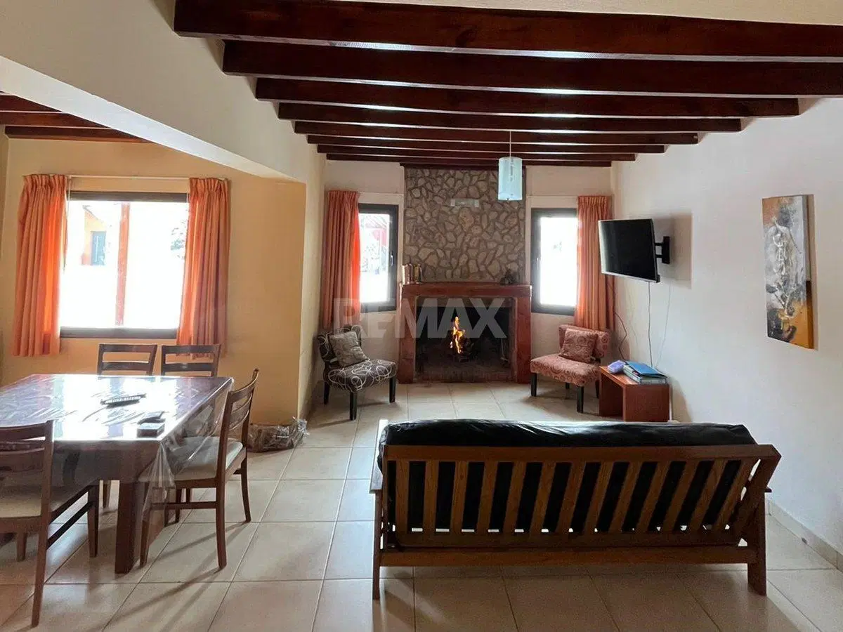 Casa 3 dormitorios en venta CAVIAHUE 5