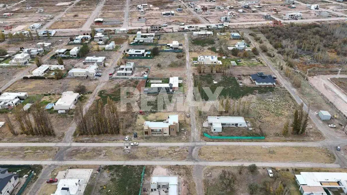 VENTA TERRENO EN BARRIO EL VERGEL UF 28 4