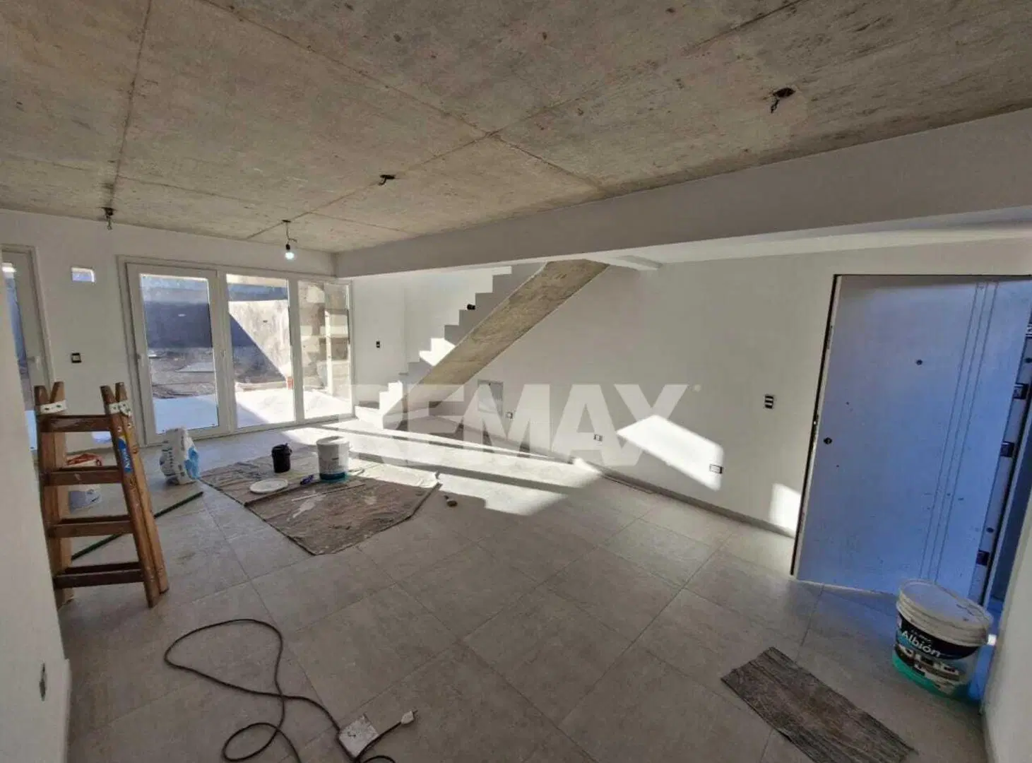 VENTA DUPLEX EN BARRIO FULCINITI CENTENARIO 4
