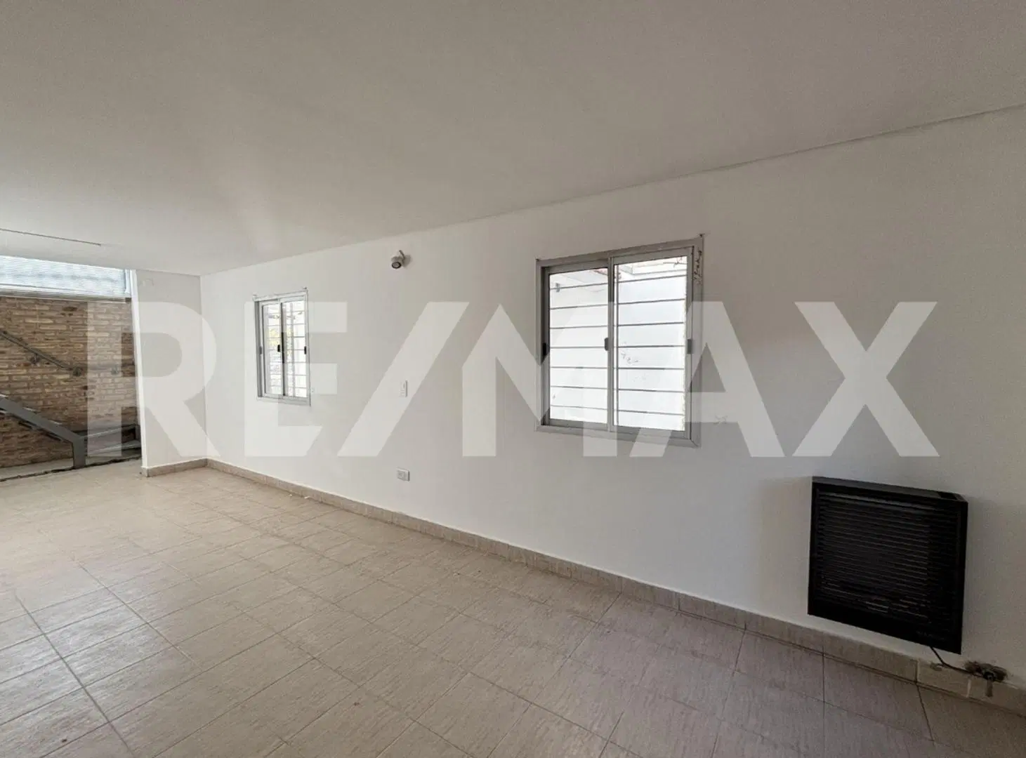 Casa en alquiler, 4 dormitorios con estudio, Nqn 3