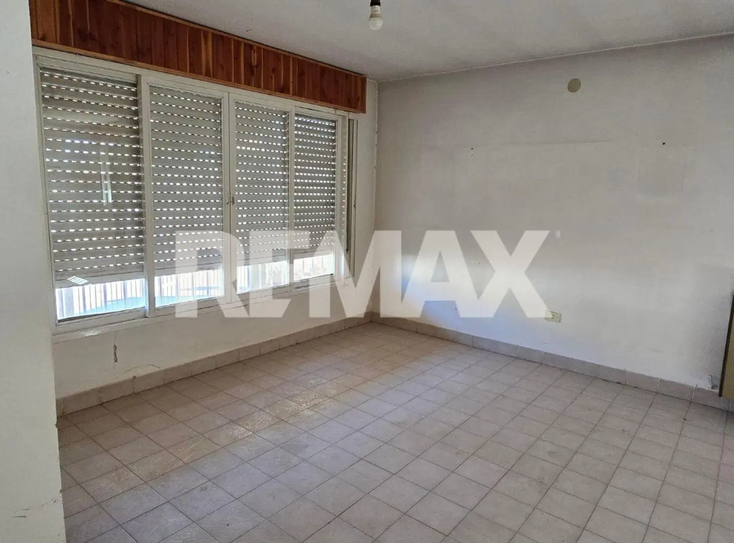 CASA EN VENTA DE 2 DORMI EN ESQUINA FERNÁNDEZ ORO 2