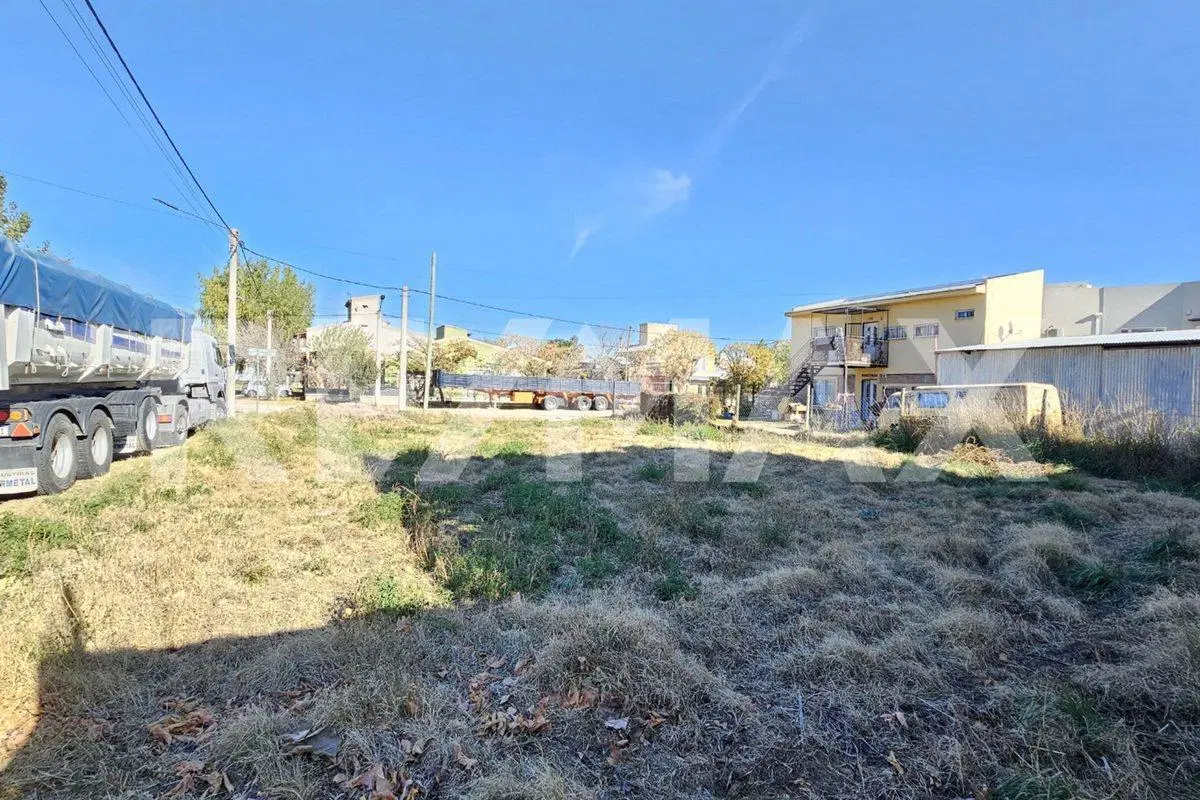 LOTE 375m2 EN ESQUINA B° TAGLIAFERRI - PLOTTIER 8