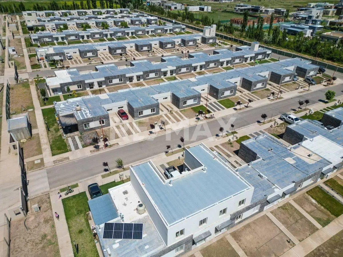 VENTA CASAS DE LA FALDA - CIPOLLETTI 3