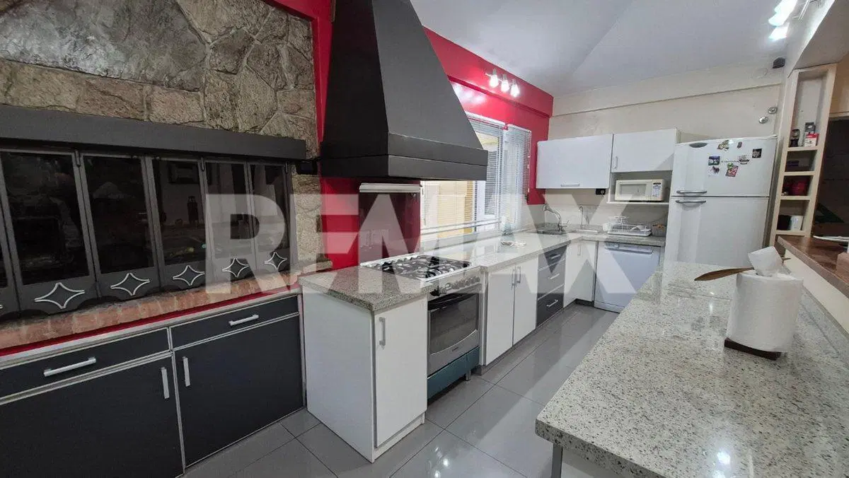 CASA EN VENTA | LOTEO EL CID PLOTTIER 8