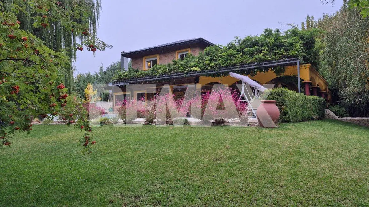CASA EN VENTA | LOTEO EL CID PLOTTIER 4