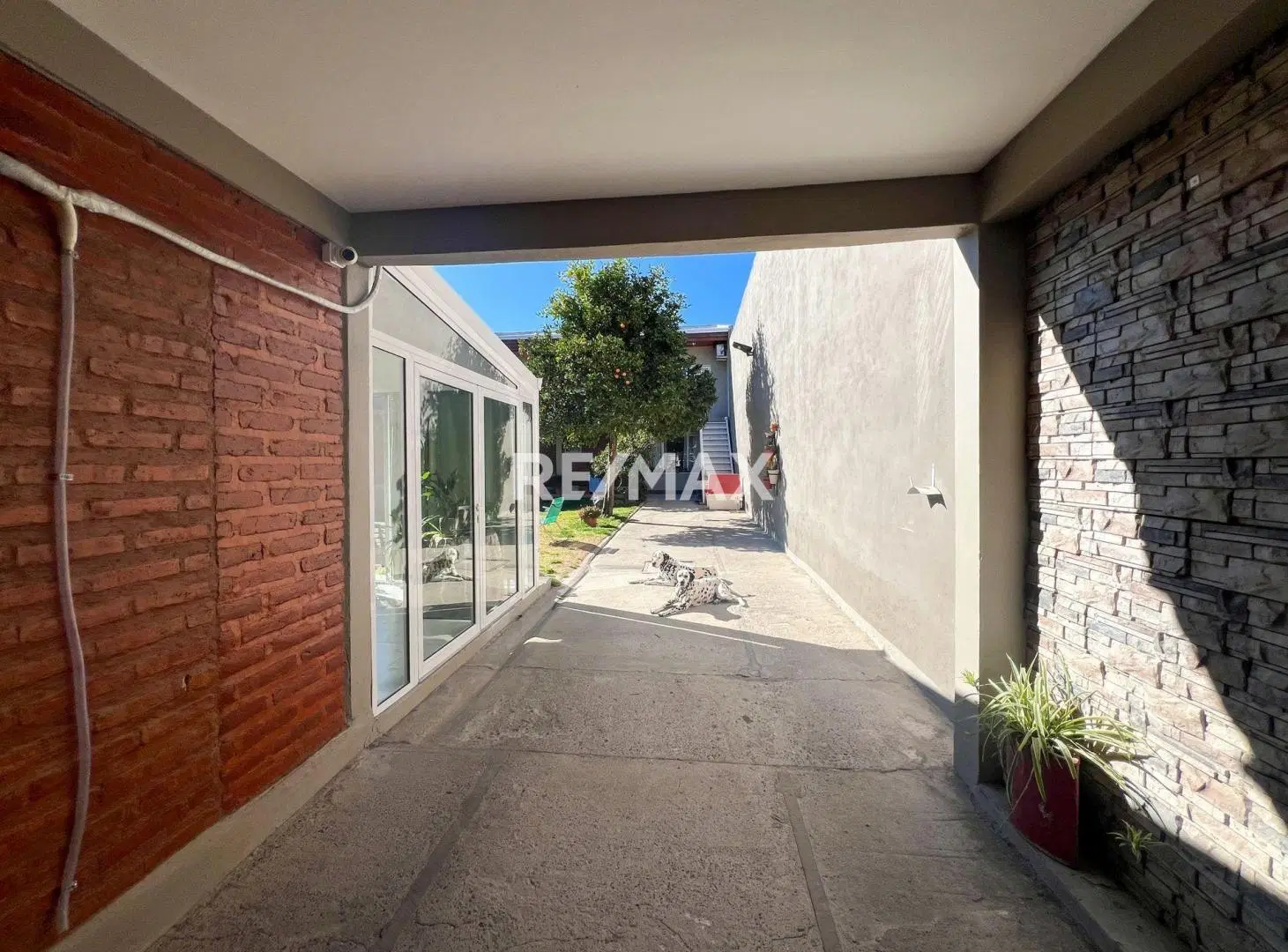 Complejo de 4 Departamentos en Venta- Nqn Capitsl 5