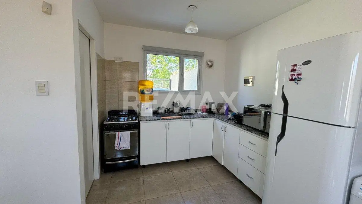 VENTA DÚPLEX 2 DORMITORIOS, AMULUEN 105, PLOTTIER 5