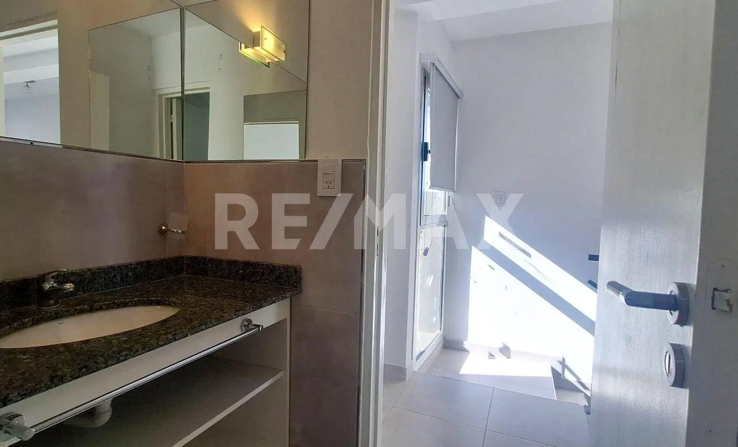 VENTA DUPLEX 3 DORMITORIOS CALLE BOERR 3334 NQN 8