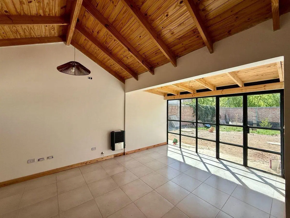 Casa 2 dormitorios en venta B° Costa Río 4