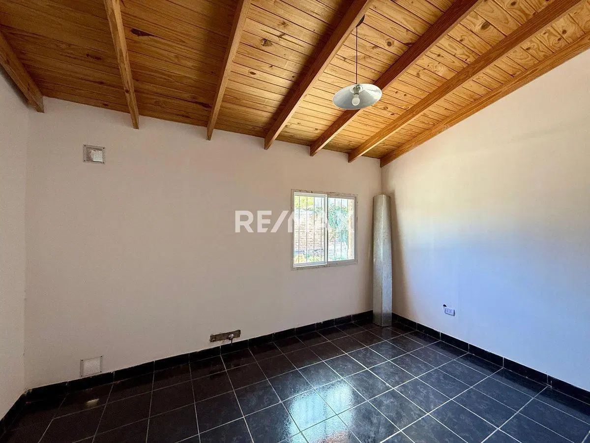 Casa 2 dormitorios en venta B° Costa Río 5