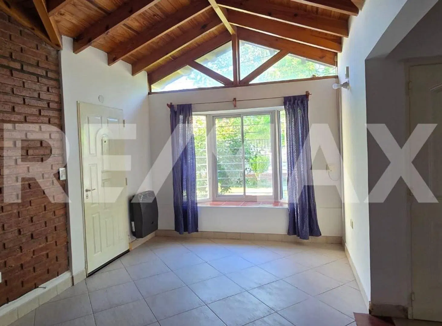 CASA EN ALQUILER DOS DORMITORIOS - NEUQUÉN 4