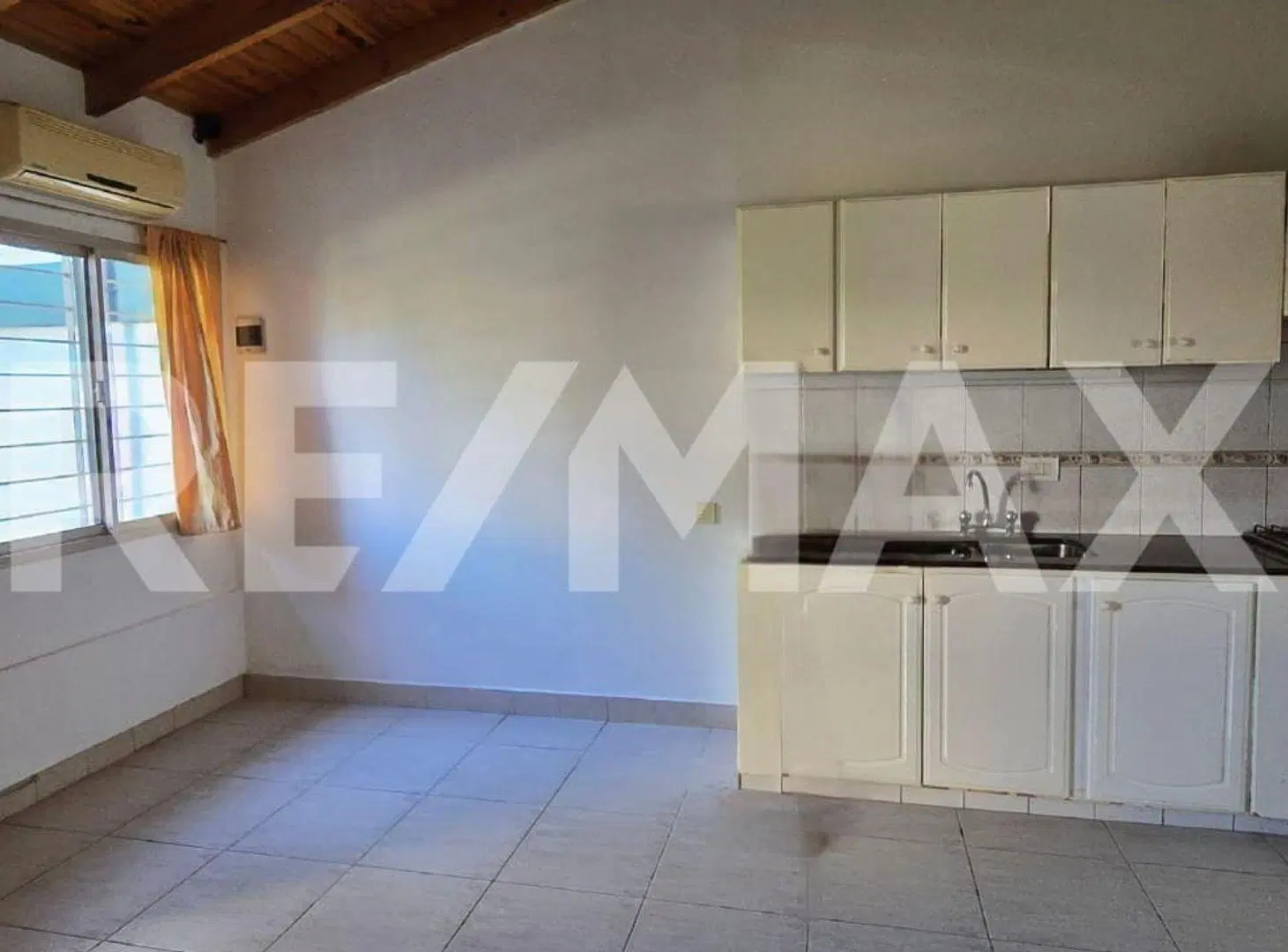 CASA EN ALQUILER DOS DORMITORIOS - NEUQUÉN 3