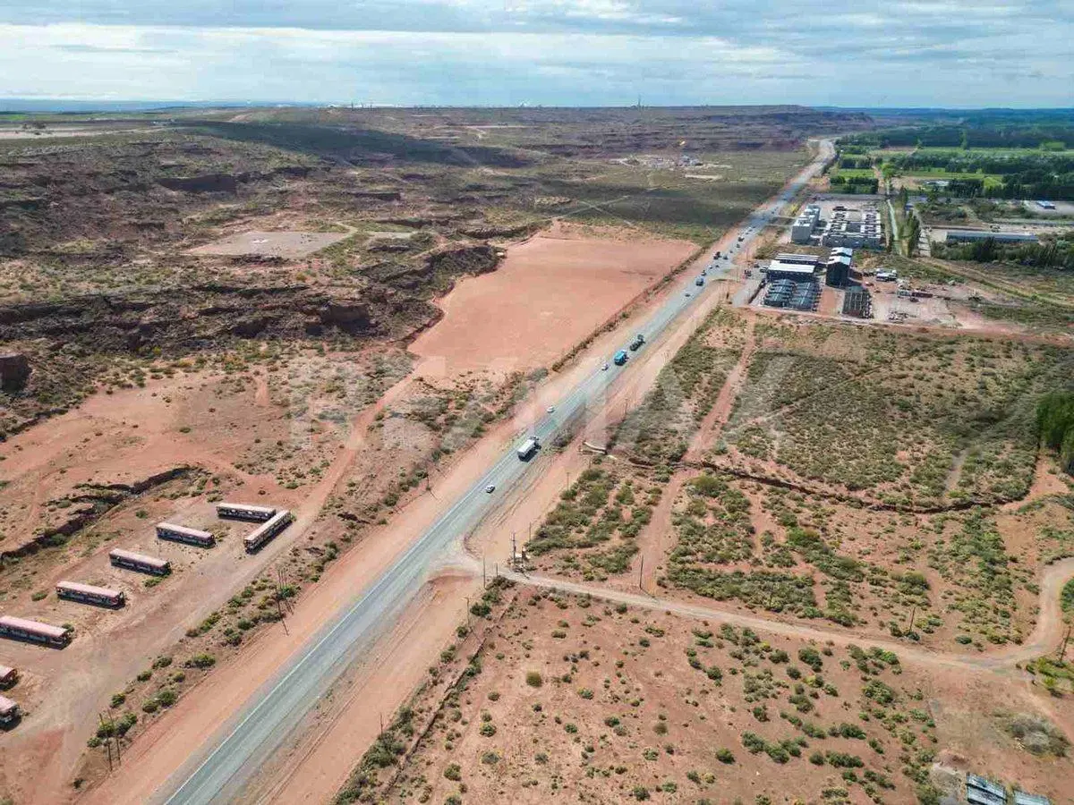 VENTA TERRENO EN VACA MUERTA CON FRENTE DE RUTA 5