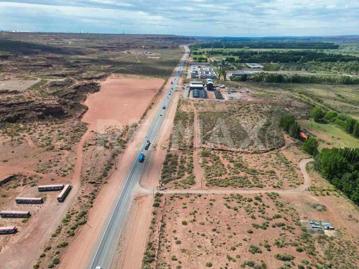 VENTA TERRENO EN VACA MUERTA CON FRENTE DE RUTA 2