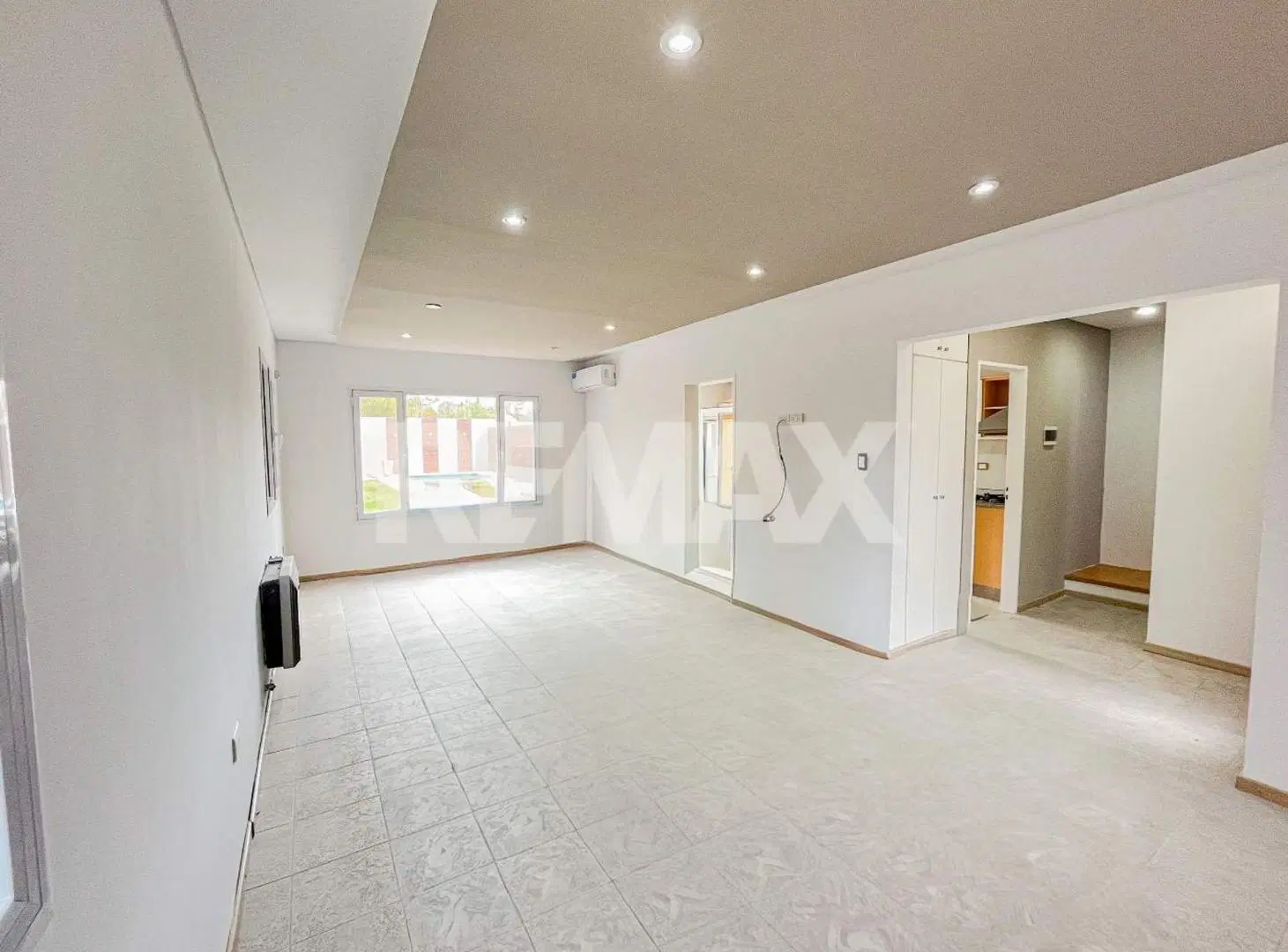VENTA CASA 3 DORM C/PILETA Y QUINCHO  NQN 4