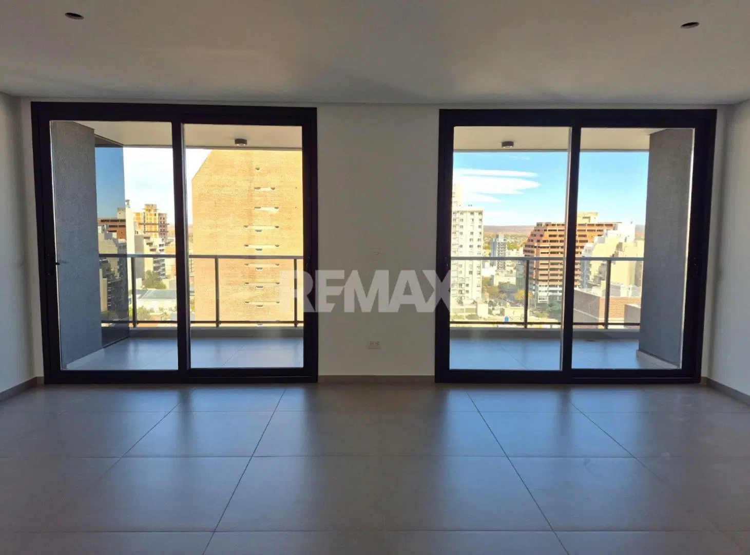 Dpto de 2 Dorm, en Suite con Terraza y Cochera 8