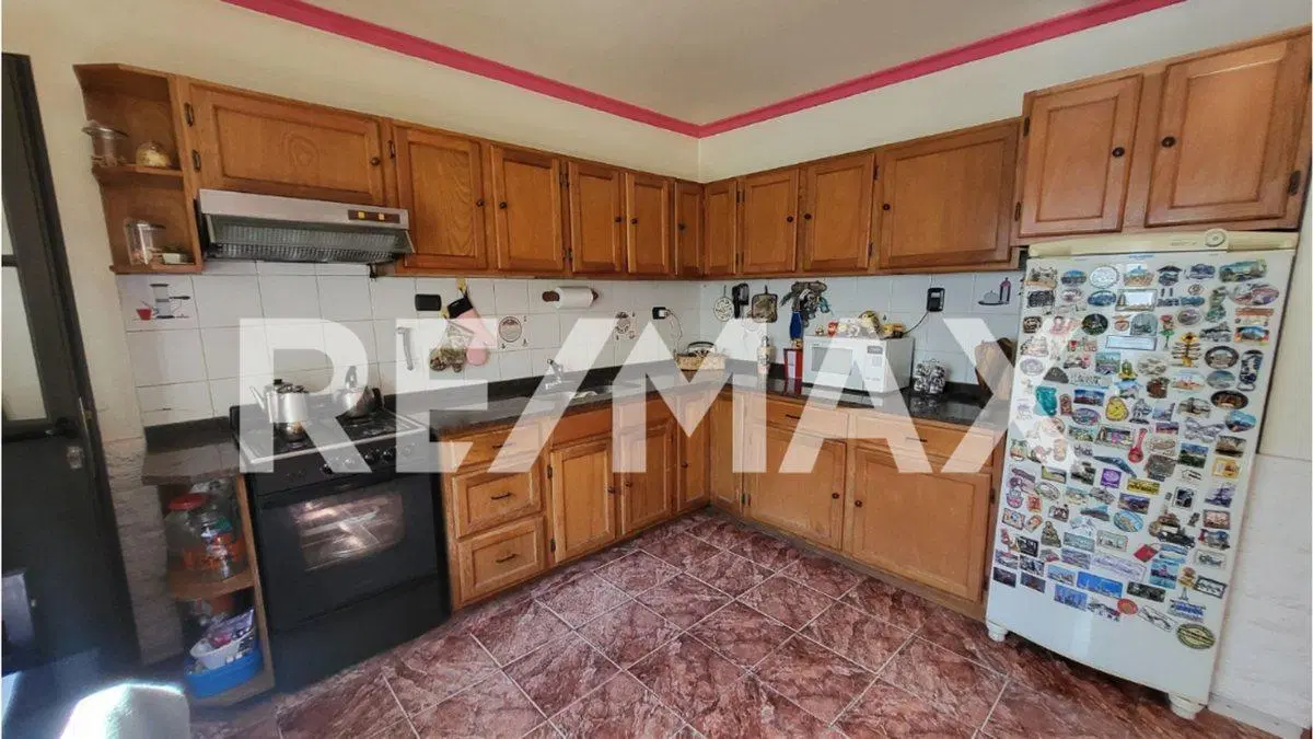 VENTA CASA 5 DORMITORIOS JARDINES DEL REY 8