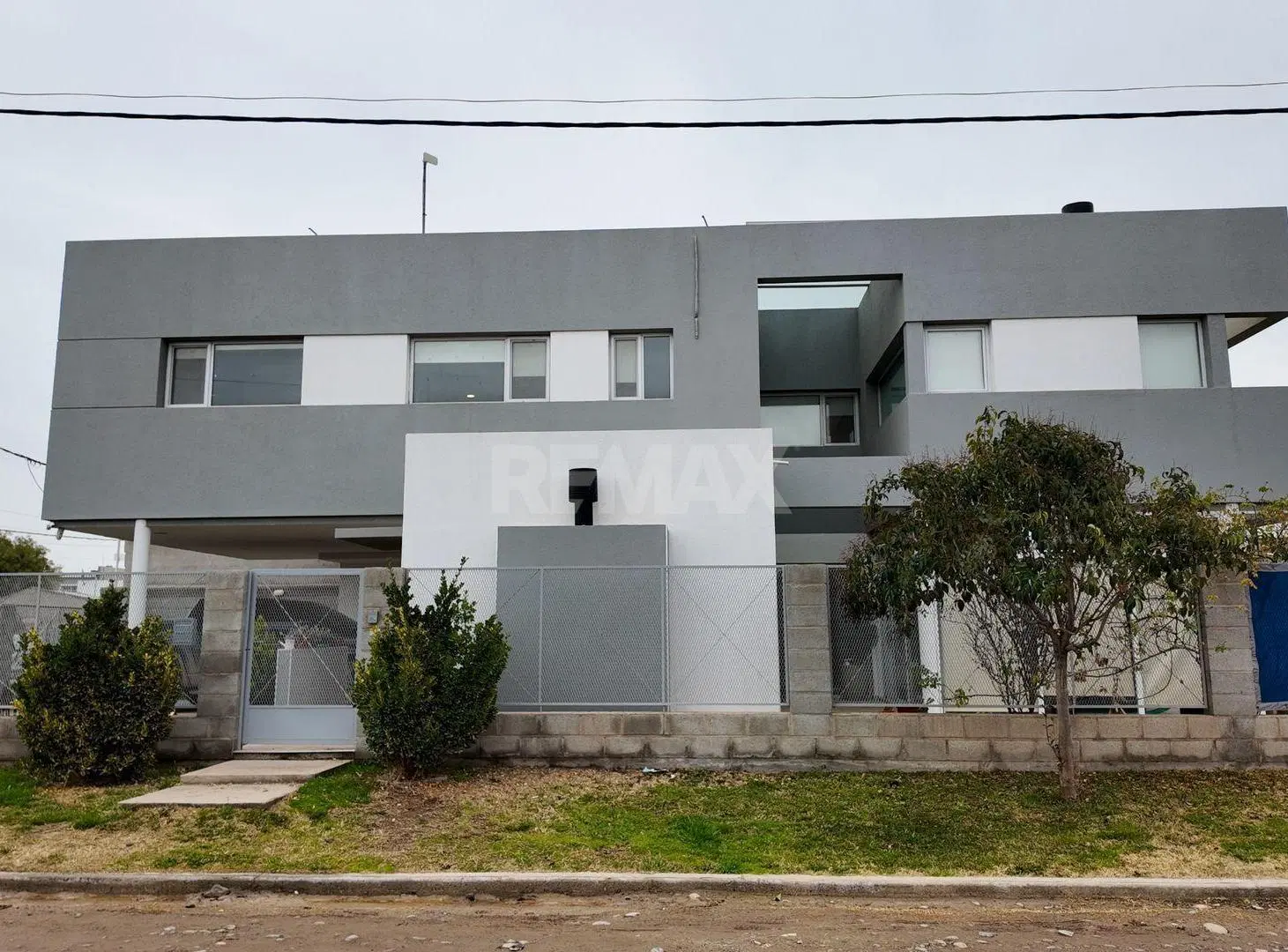 Alquiler casa gerencial con pileta Plottier 1