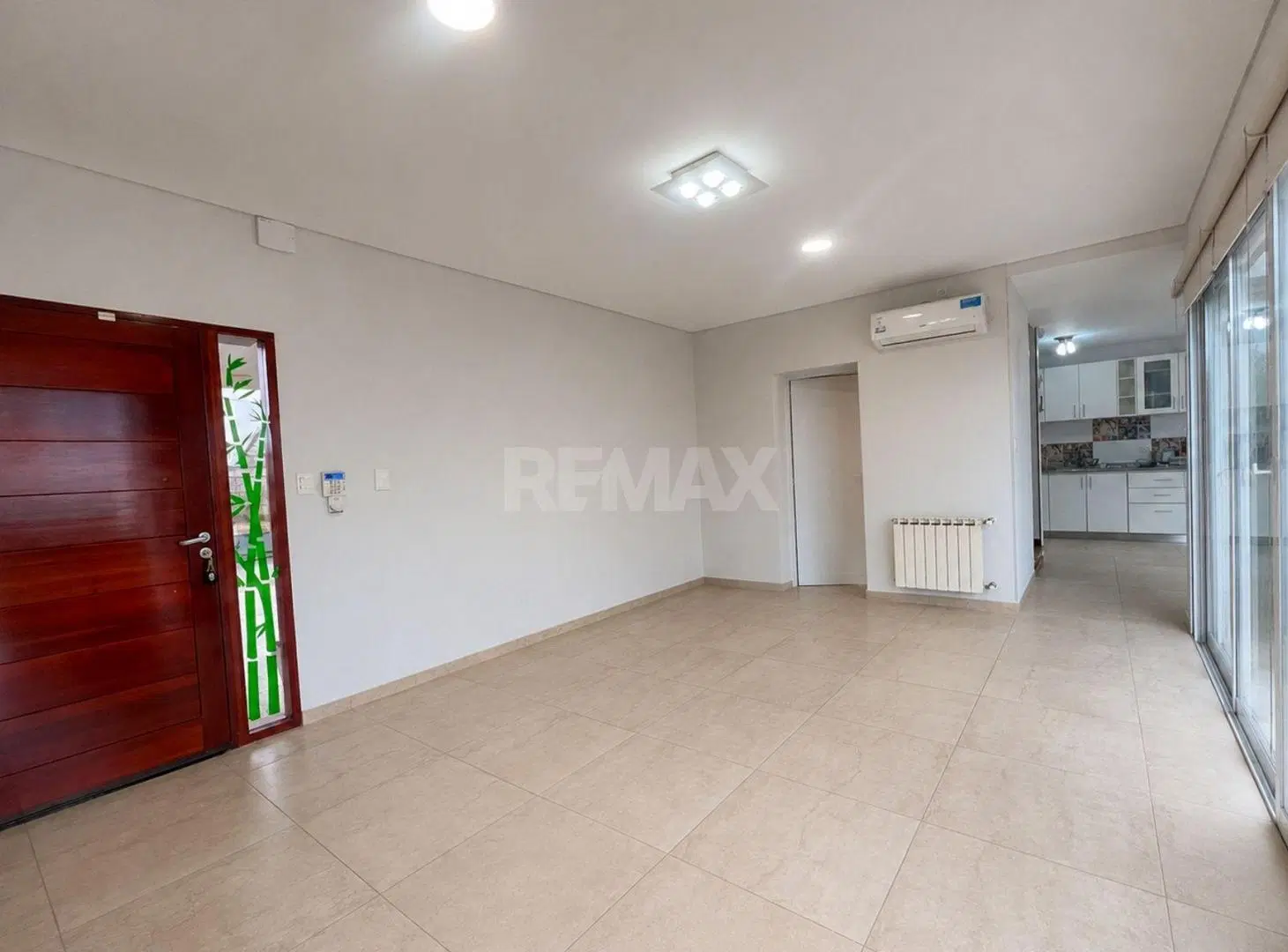 Alquiler casa gerencial con pileta Plottier 2