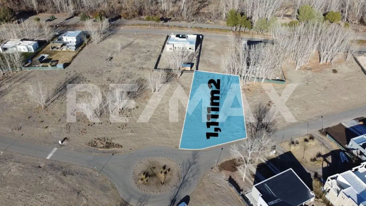 TERRENO EN VENTA EN LOS CANALES DE PLOTTIER 8