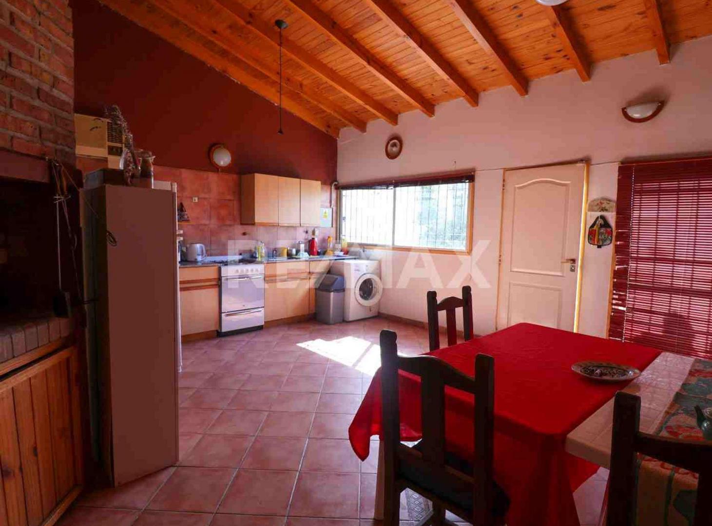 Foto de SE VENDE CASA CALLE SAN JUAN 872 NEUQUEN CAPITAL, imagen 4