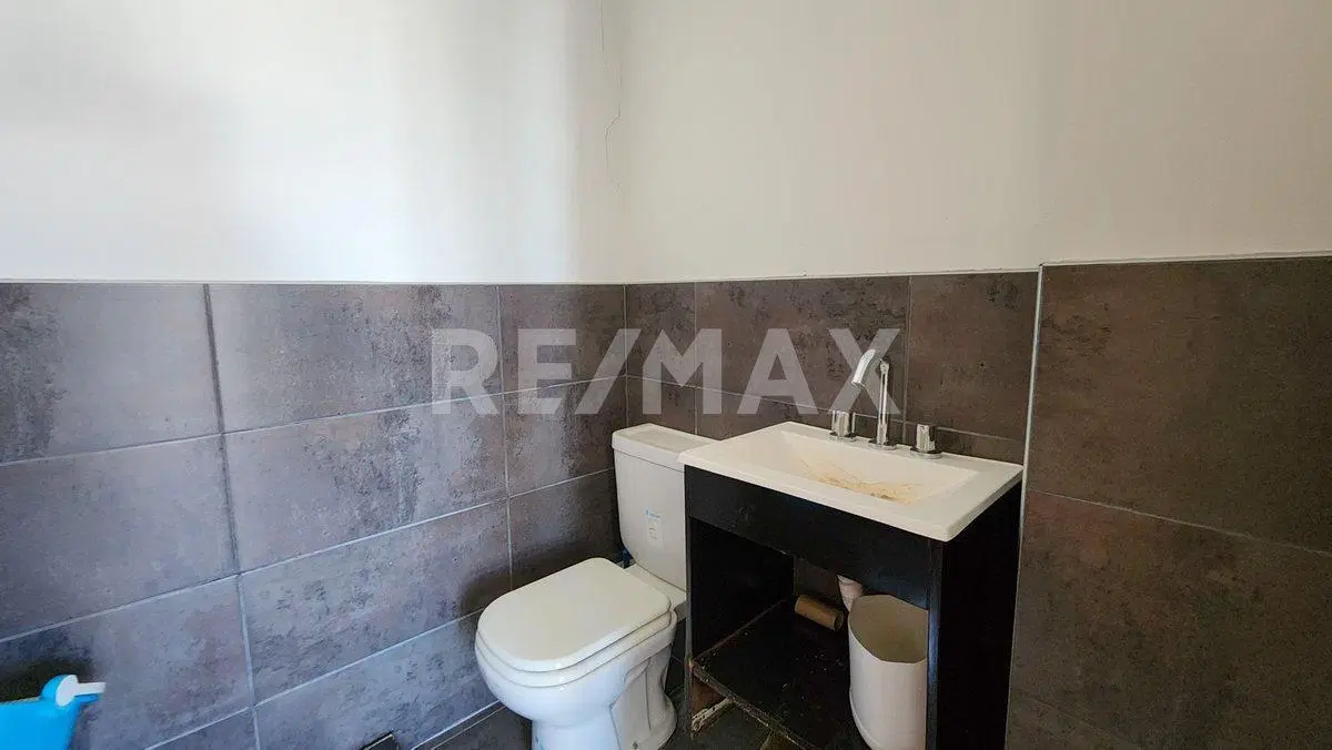 EN VENTA OFICINA | M. NEUQUINOS 1190 | NEUQUÉN 3