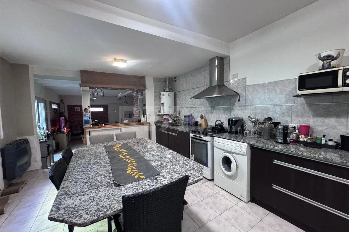 VENTA CASA 2 DORM.  B° VILLA FARREL NEUQUÉN 1