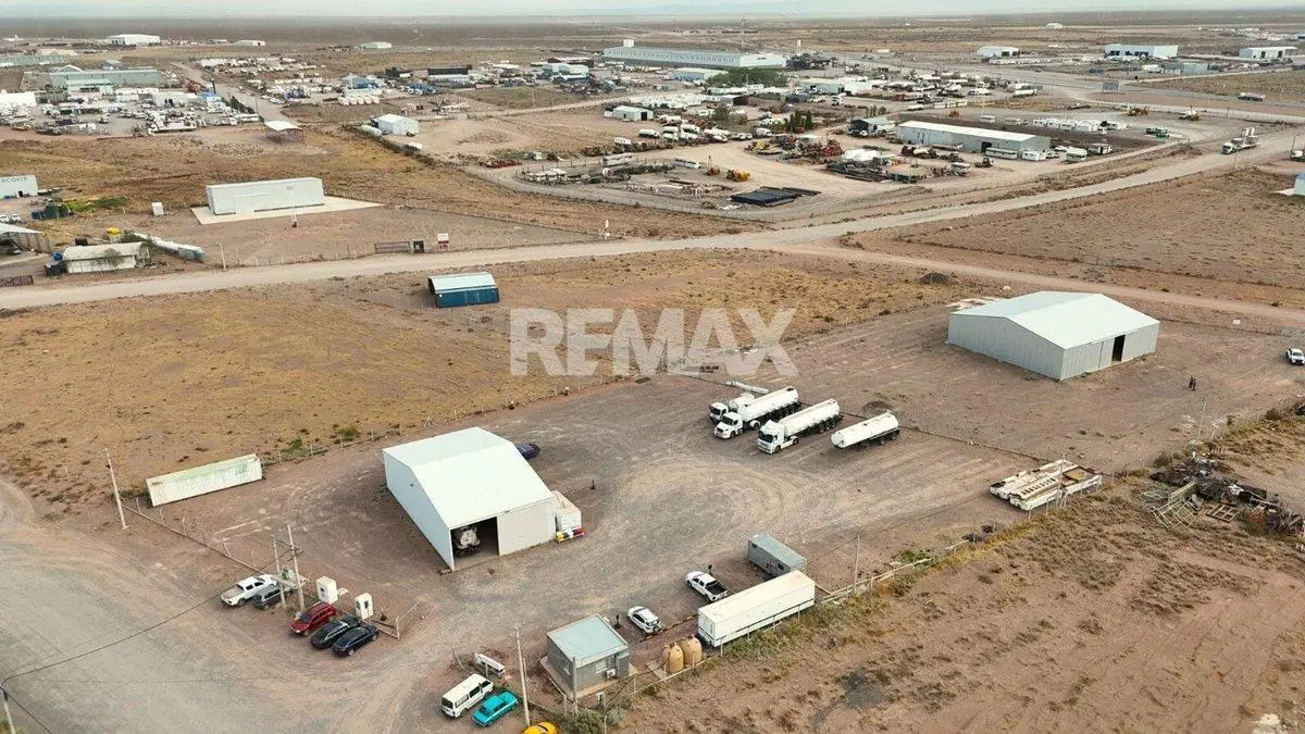 VENTA DE DOS NAVES INDUSTRIALES EN AÑELO 1