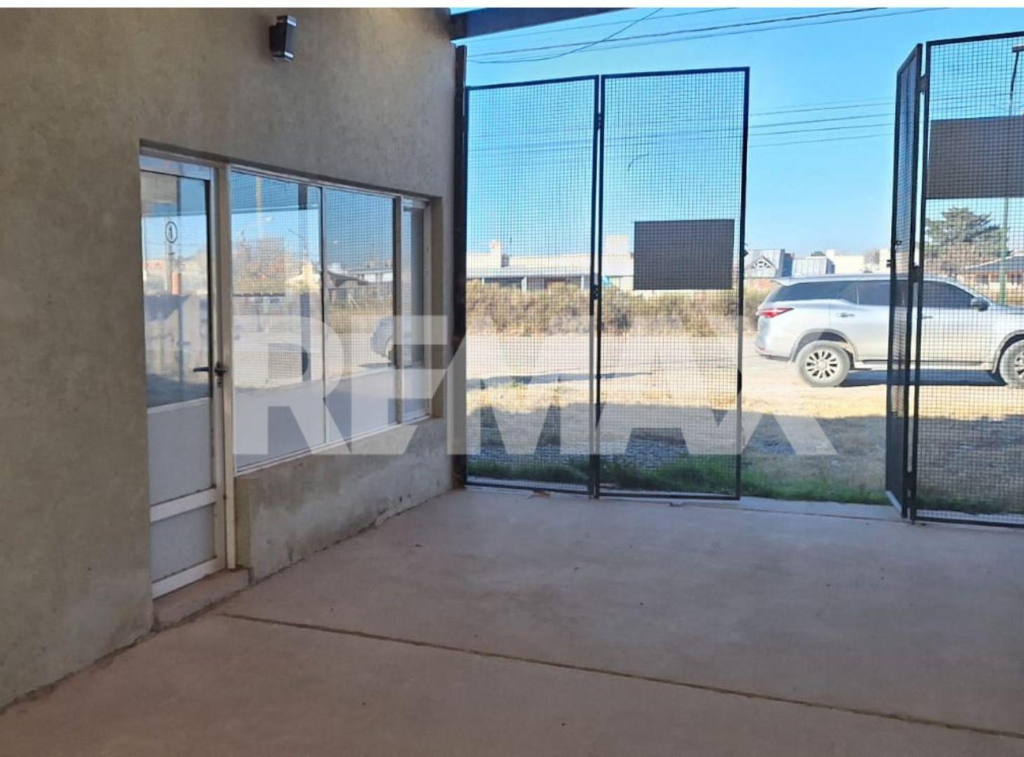 Foto de GALERIA COMERCIAL EN VENTA FERNANDEZ ORO, imagen 2