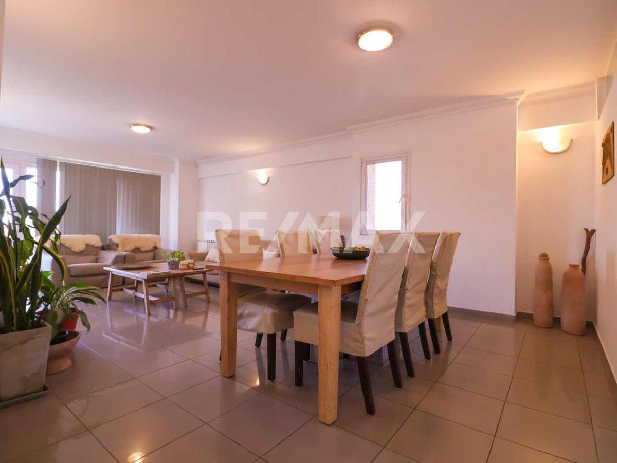 Foto de Dpto en venta, 3 dormitorios con cochera. Nqn Cap, imagen 2