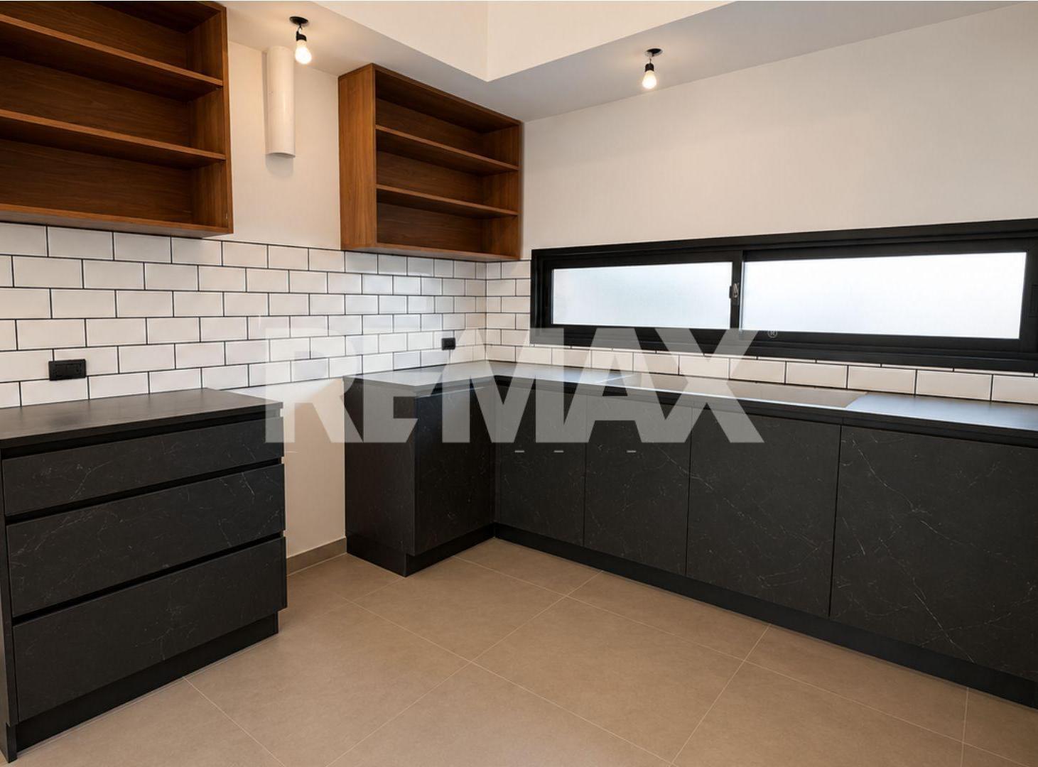 Foto de VENTA CASA 2 DORMITORIOS - B° GARDINAL NQN, imagen 1