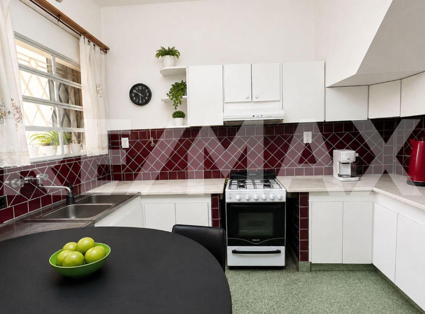 Foto de CASA 4 DORMITORIOS BARRIO ROSAUER CIPOLLETTI, imagen 4