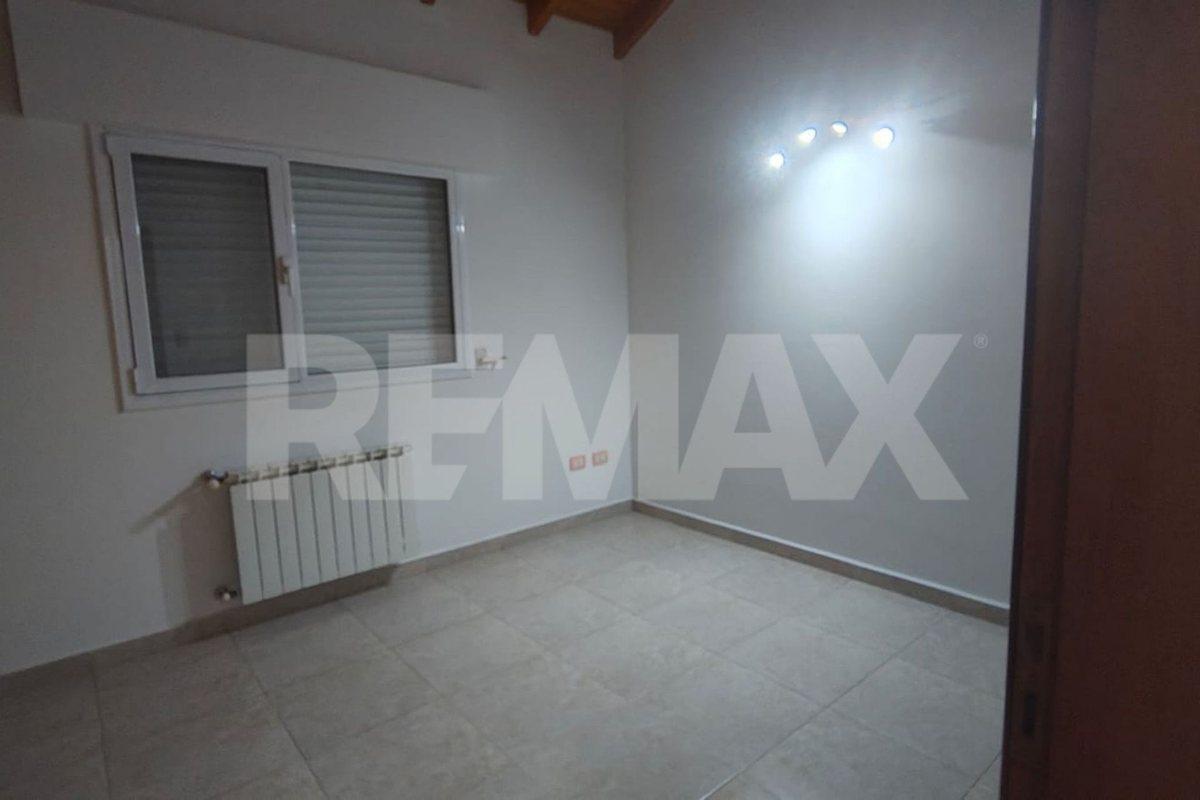 Foto de CASA EN VENTA 3 DORM BºLOS OLIVOS |CENTENARIO |NQN, imagen 2