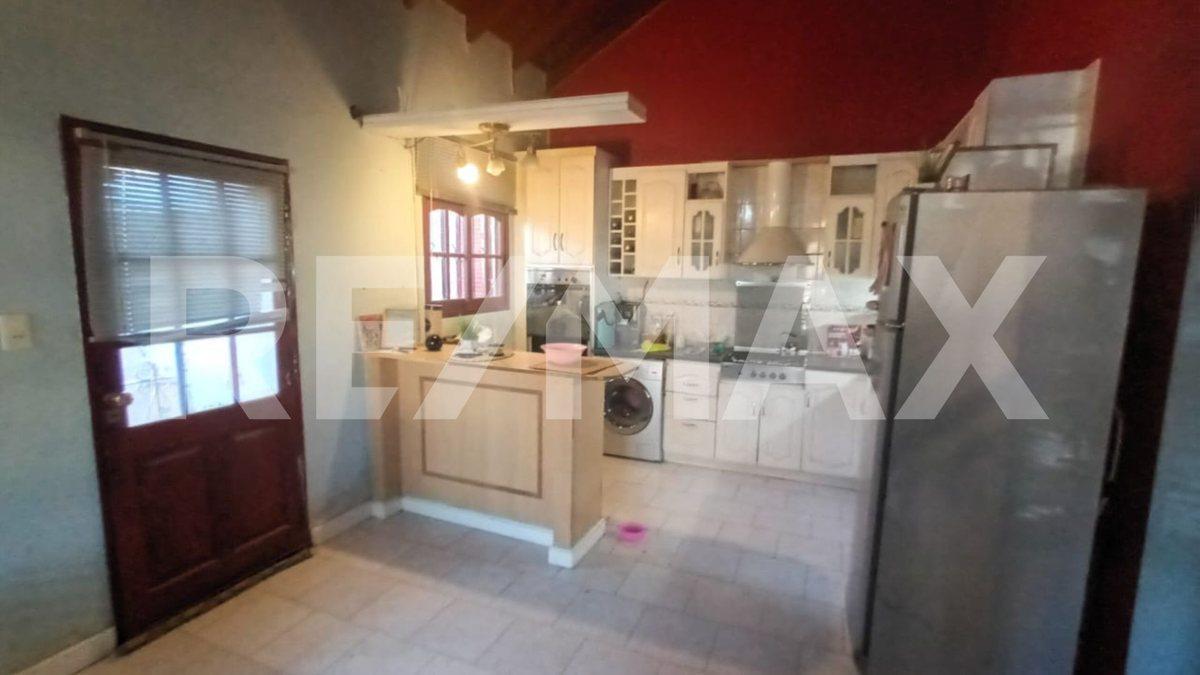 Foto de VENTA CASA 5 DORMITORIOS - CENTENARIO, imagen 4