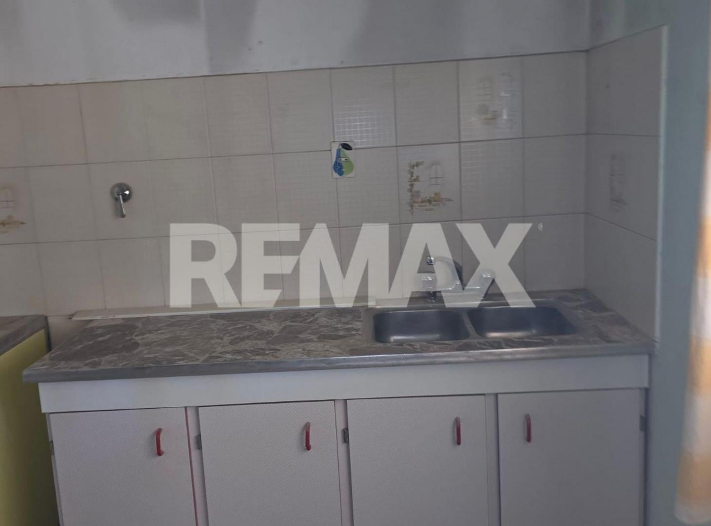 Foto de CASA EN VENTA DE 2 DORMI EN ESQUINA FERNÁNDEZ ORO, imagen 4