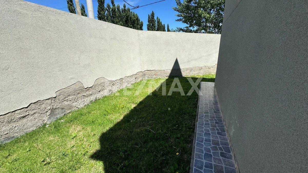 Foto de VENTA DÚPLEX 2 DORMITORIOS, AMULUEN 105, PLOTTIER, imagen 4