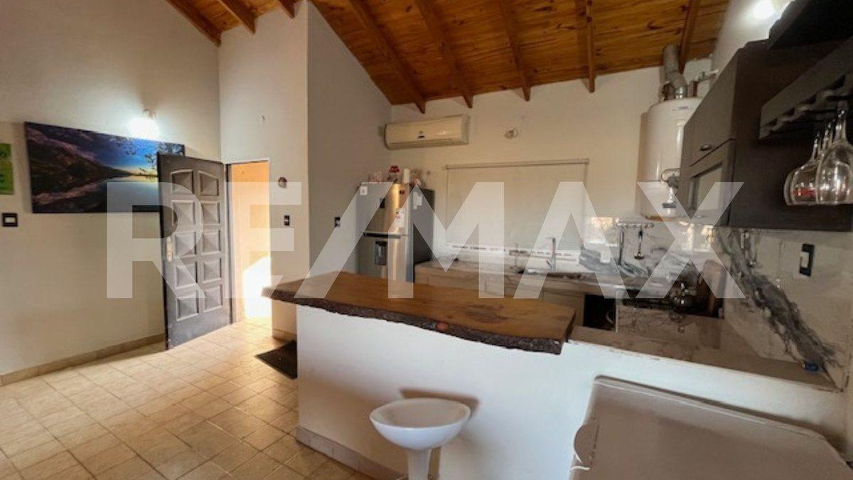 Foto de CASA EN VENTA 2 DORMOTORIOS PILETA LAGO PELLEGRINI, imagen 3