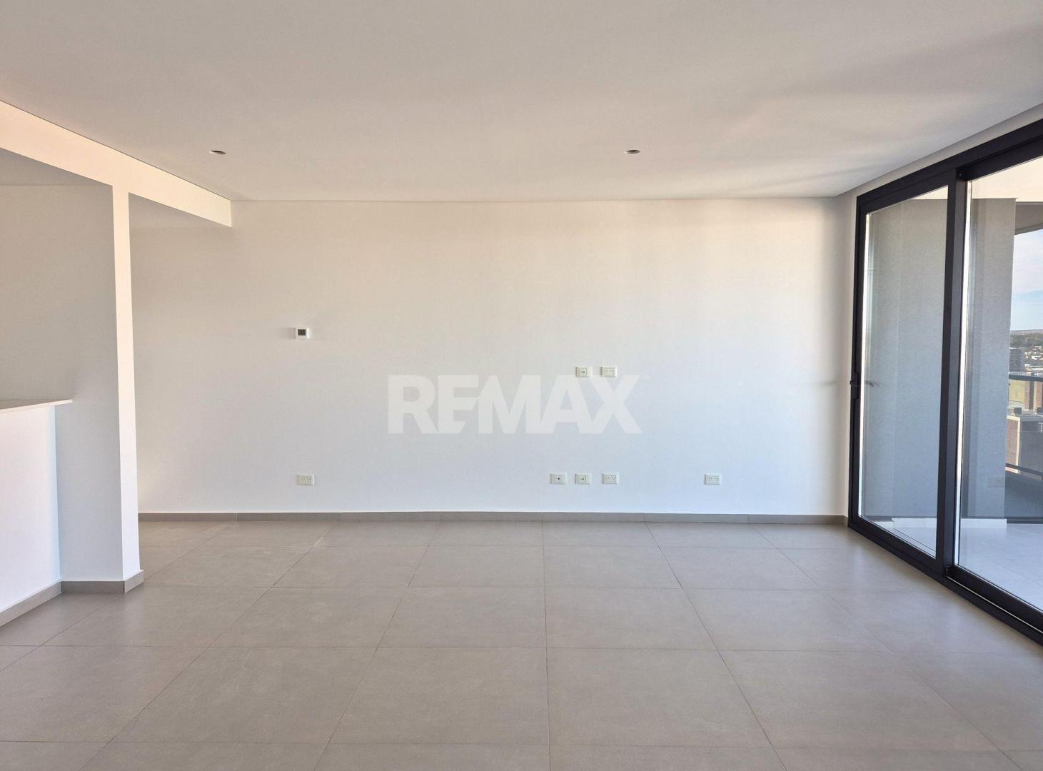 Foto de Dpto de 2 Dorm, en Suite con Terraza y Cochera, imagen 2